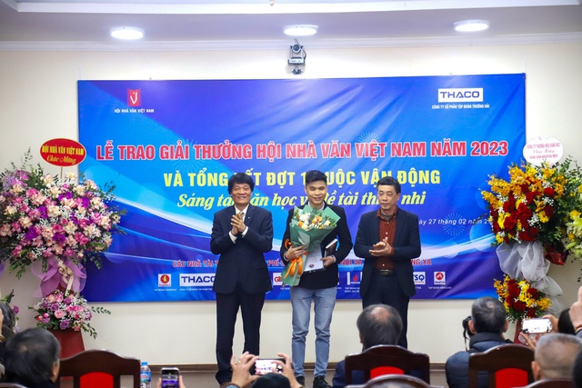 Vinh danh các tác phẩm văn học xuất xắc đoạt Giải thưởng Hội Nhà văn Việt Nam - Ảnh 3. Vinh danh các tác phẩm văn học xuất xắc đoạt Giải thưởng Hội Nhà văn Việt Nam - Ảnh 3.