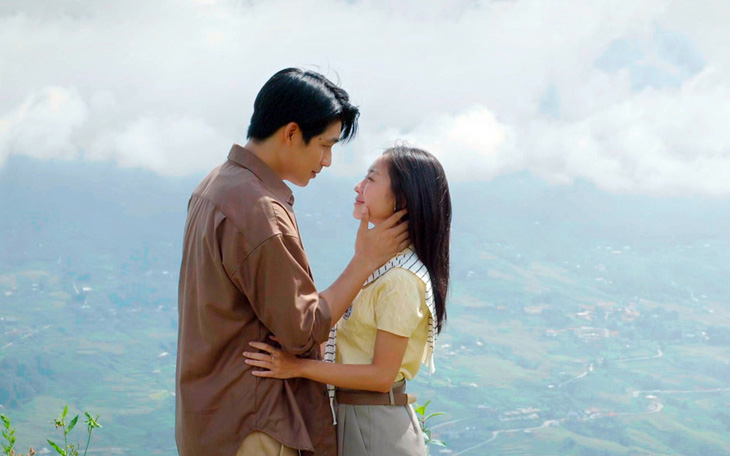 Thùy Anh của Chúng ta của 8 năm sau: Tôi ế từ trong phim cho đến ngoài đời- Ảnh 5. Chúng ta của 8 năm sau bắt trend để hút khán giả
