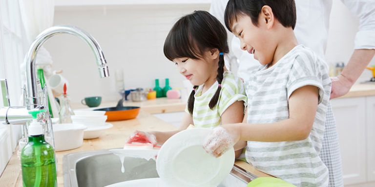 Không phải tiền bạc, đây là 7 thứ mà cha mẹ nên trao cho con để đảm bảo một tương lai sáng lạn - Ảnh 2. Không phải tiền bạc, đây là 7 thứ mà cha mẹ nên trao cho con để đảm bảo một tương lai sáng lạn - Ảnh 2.