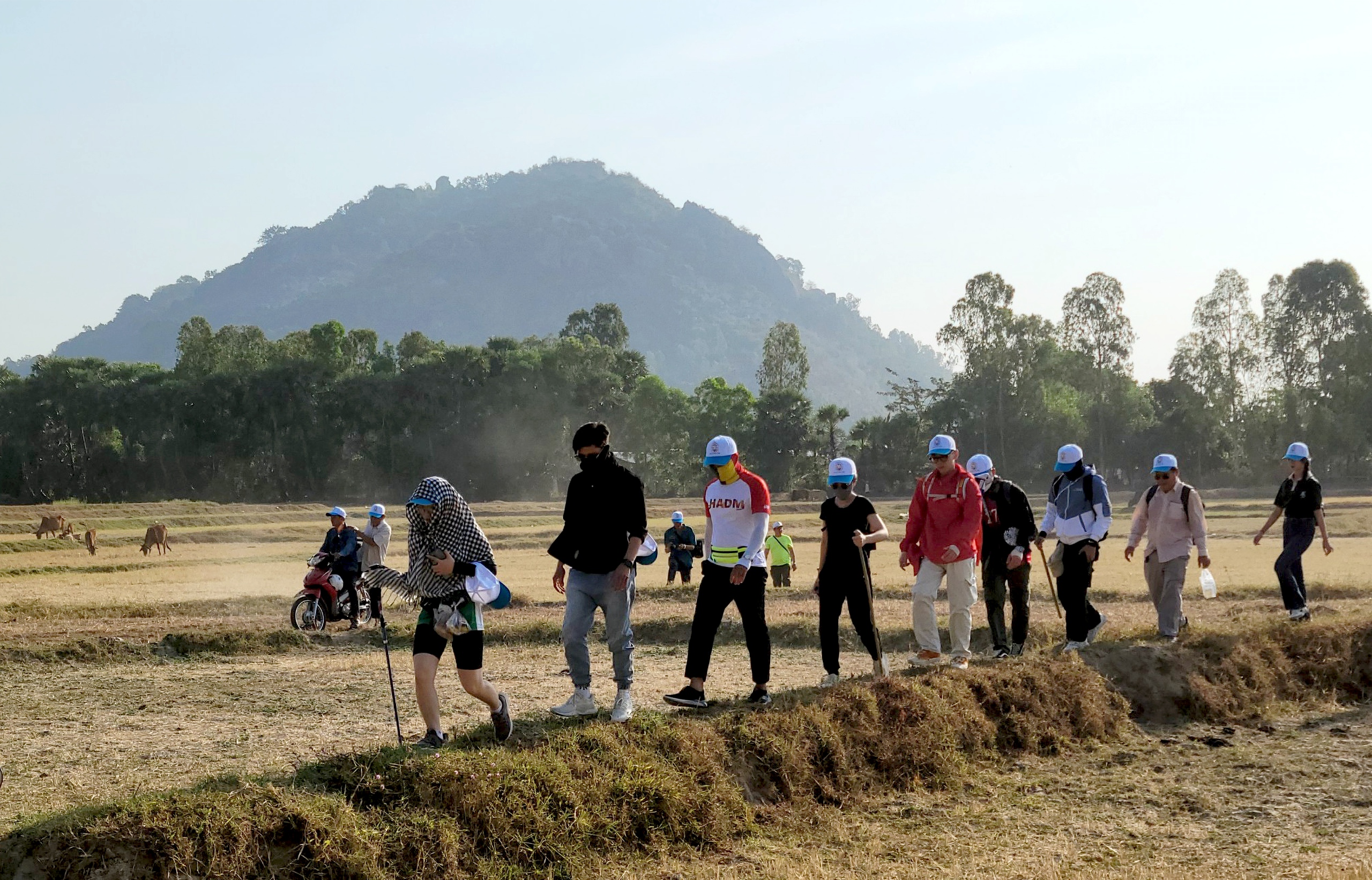 An Giang tổ chức hoạt động du lịch cung đường núi Cấm- Ảnh 4. An Giang tổ chức hoạt động du lịch cung đường núi Cấm- Ảnh 4.