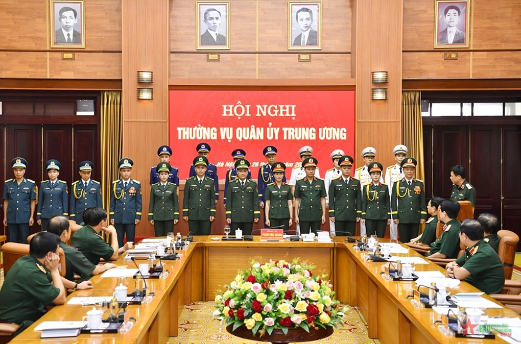 Quân đội hướng tới bỏ chiếc mũ mềm của nữ sĩ quan - 3 Quân đội hướng tới bỏ chiếc mũ mềm của nữ sĩ quan - 3