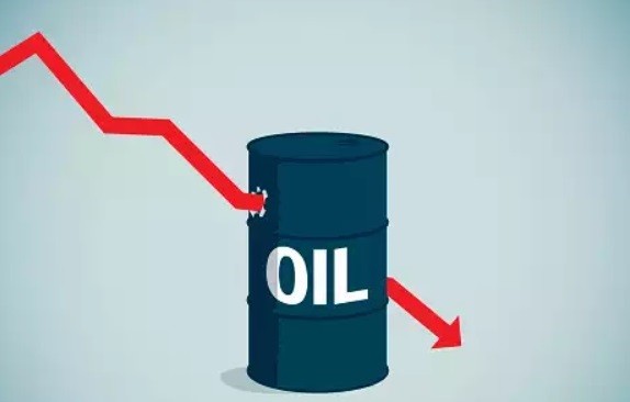 Giá xăng dầu hôm nay 12/2: Bất ngờ lao dốc đầu tuần