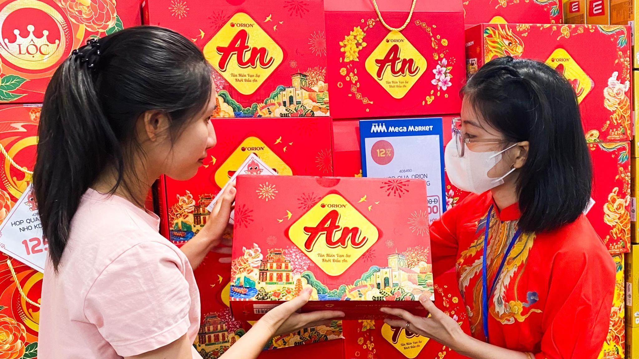 Bộ quà tặng từ Orion trở thành "cánh tay" đắc lực giúp chị em chu toàn ngày Tết
- Ảnh 1. Bộ quà tặng từ Orion trở thành "cánh tay" đắc lực giúp chị em chu toàn ngày Tết
- Ảnh 1.