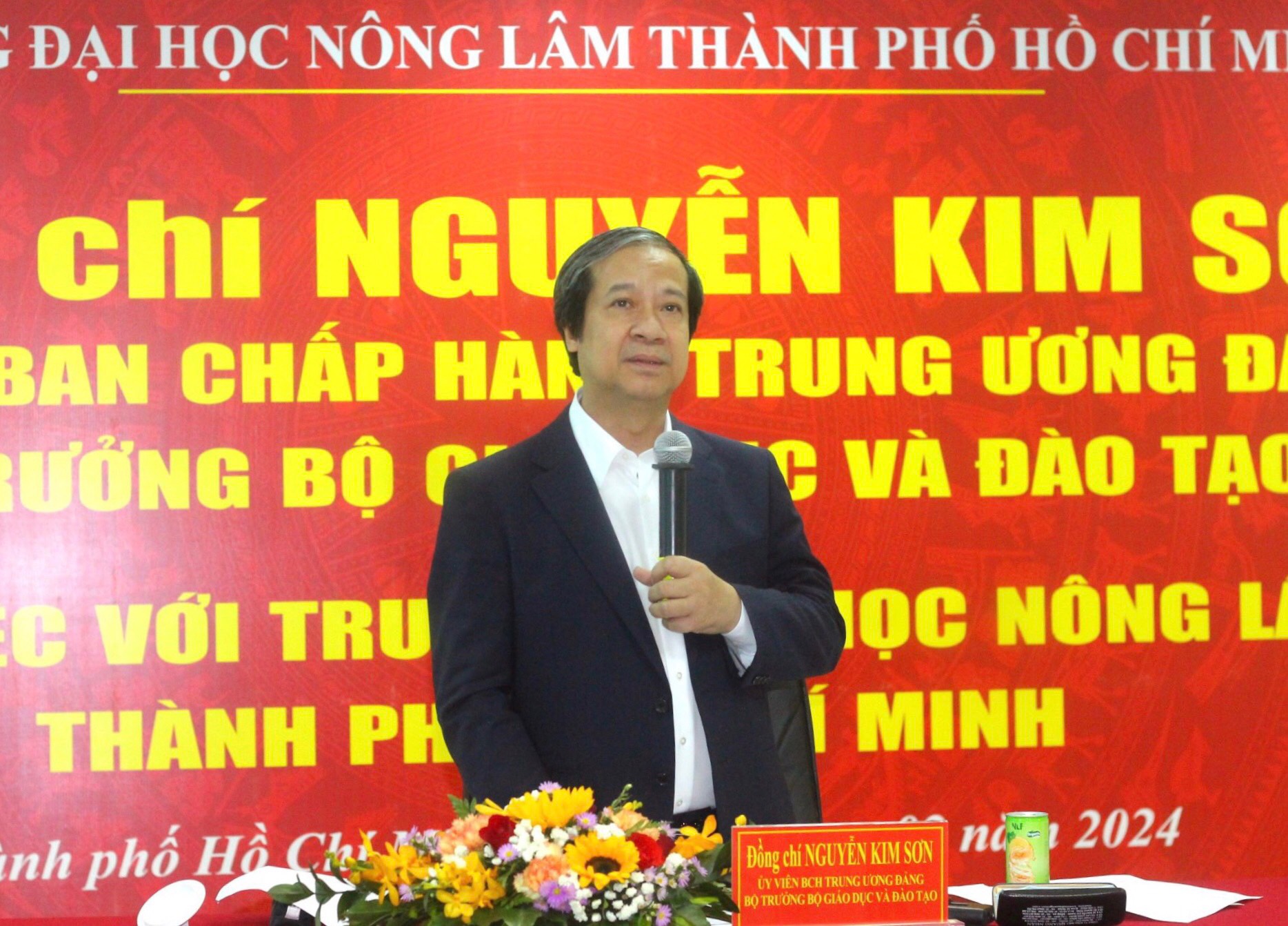 Bộ trưởng Bộ GD-ĐT Nguyễn Kim Sơn muốn biết mức thu nhập thấp nhất của giảng viên- Ảnh 1. Bộ trưởng Bộ GD-ĐT Nguyễn Kim Sơn muốn biết mức thu nhập thấp nhất của giảng viên- Ảnh 1.