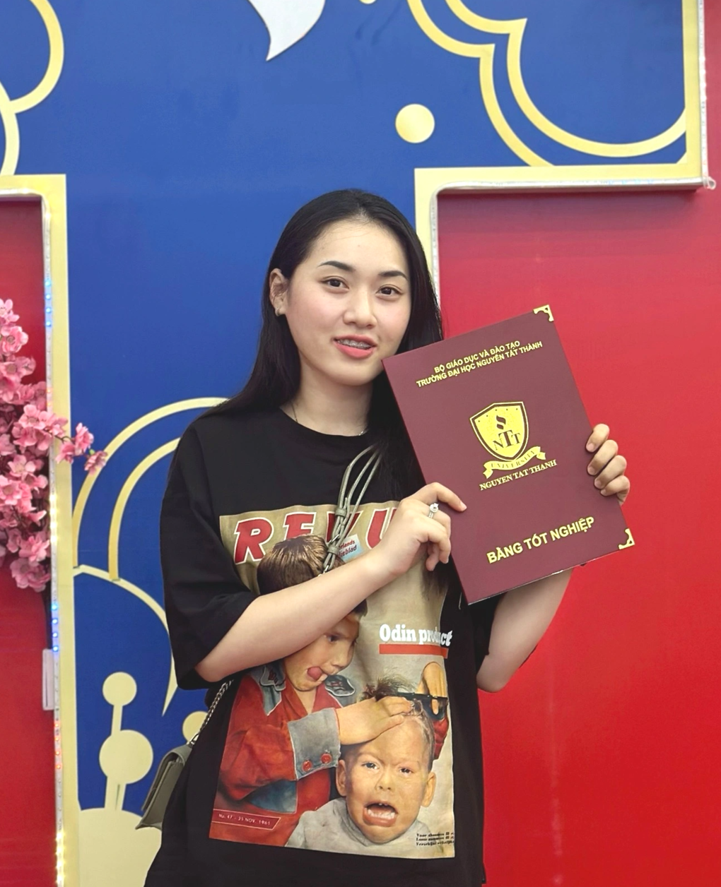 Cất tấm bằng đại học đáng mơ ước, 3 nữ cử nhân viết đơn xin nhập ngũ - 1 Cất tấm bằng đại học đáng mơ ước, 3 nữ cử nhân viết đơn xin nhập ngũ - 1