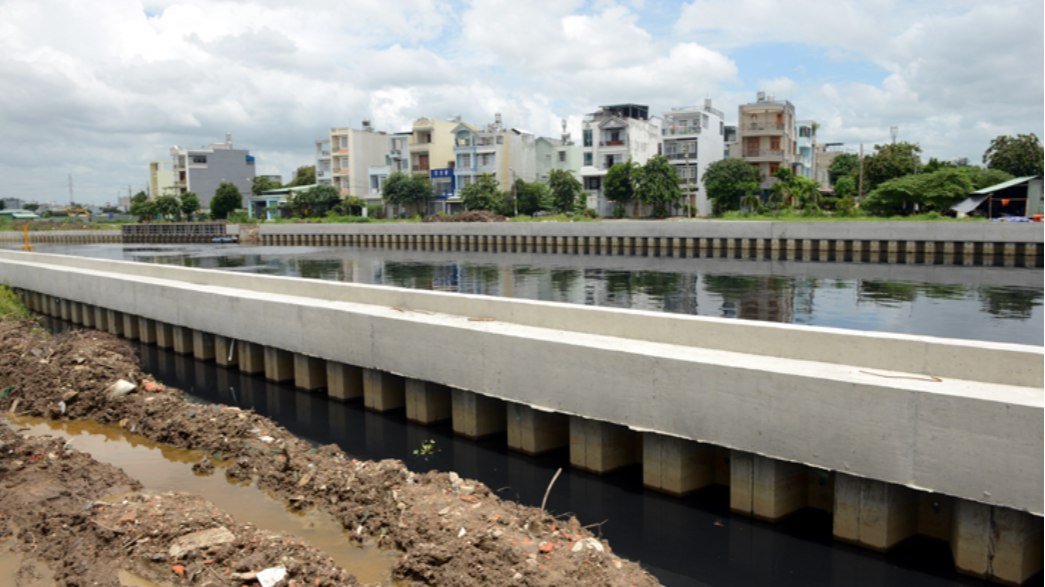 Chân lấm tay bùn trên công trường tuyến kênh dài nhất TP.HCM ngày Tết- Ảnh 6. Chân lấm tay bùn trên công trường tuyến kênh dài nhất TP.HCM ngày Tết- Ảnh 6.