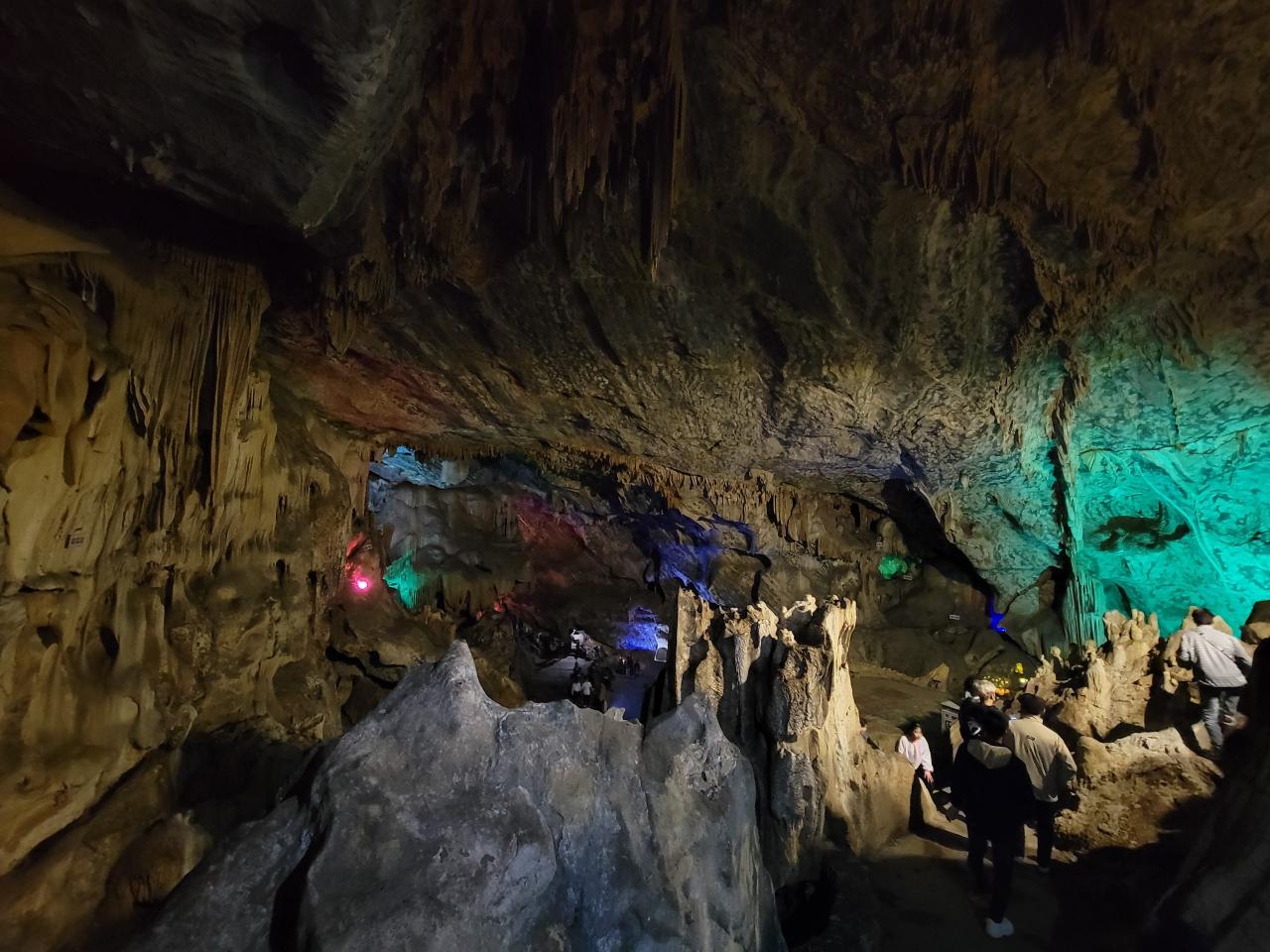 Choi-Tet-Lang-Co-Don-02-2 - Vietnam.vn Tiến sâu vào bên trong là khu vực Động Tiên Sơn với vẻ đẹp kỳ thú mà chỉ những người bỏ công sức leo lên tận nơi, bước vào tận chỗ mới được chiêm ngưỡng.