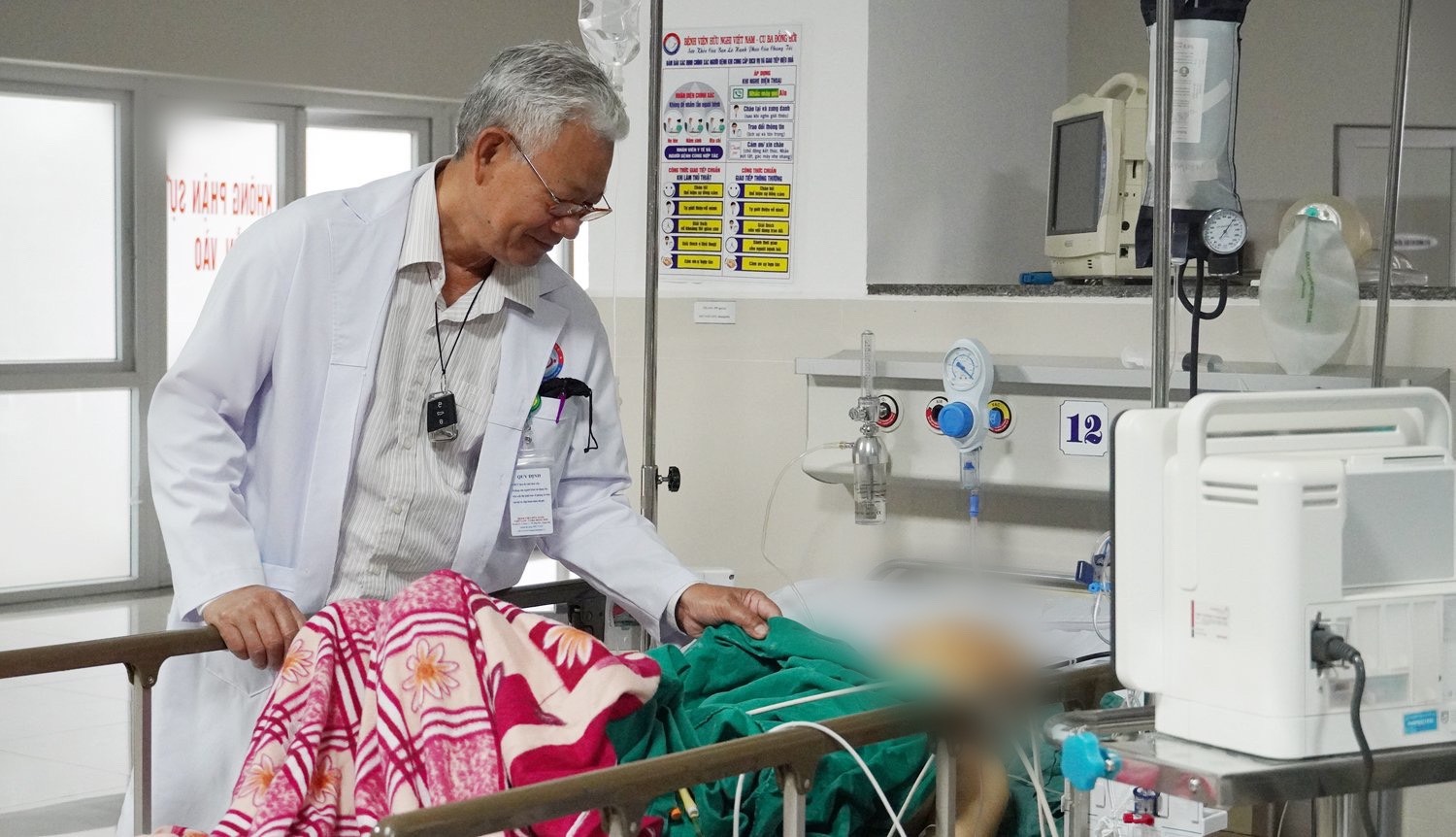 Cứu bệnh nhân ung thư bị biến chứng thủng ruột- Ảnh 1. Cứu bệnh nhân ung thư bị biến chứng thủng ruột- Ảnh 1.