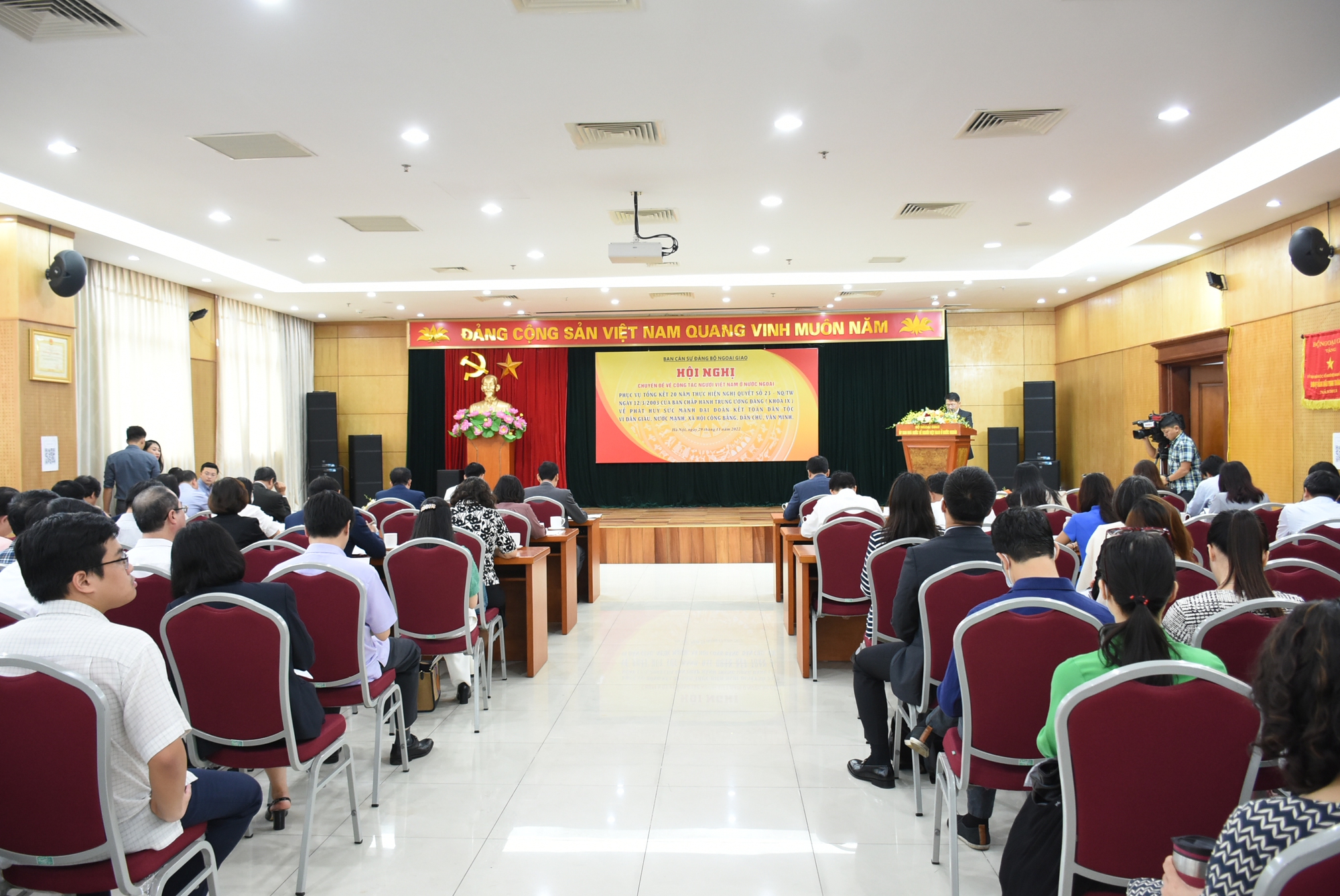 Đáp ứng nguyện vọng chính đáng của kiều bào - Ảnh 1. Đáp ứng nguyện vọng chính đáng của kiều bào - Ảnh 1.