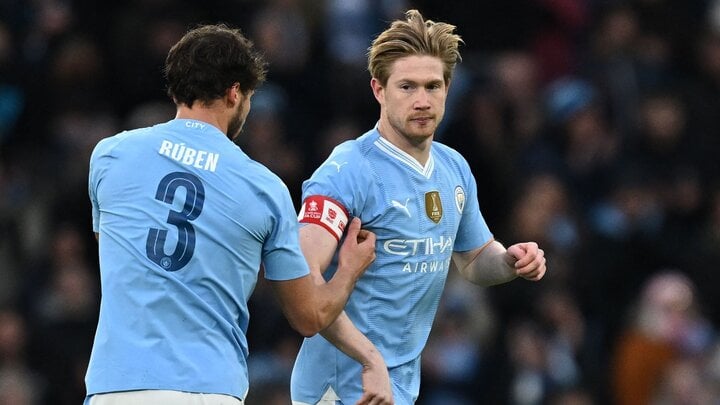 De Bruyne trở lại ở giai đoạn quan trọng nhất mùa giải.