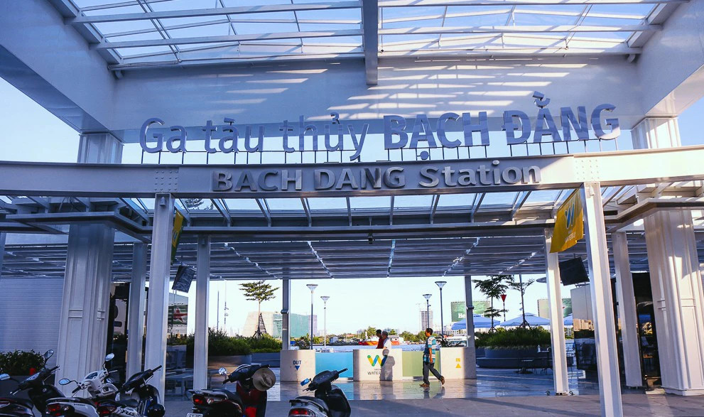 Điểm đón trả khách buýt đường sông ở TPHCM được đổi tên từ “Ga tàu thủy” thành “Bến tàu”- Ảnh 1. Điểm đón trả khách buýt đường sông ở TPHCM được đổi tên từ “Ga tàu thủy” thành “Bến tàu”- Ảnh 1.