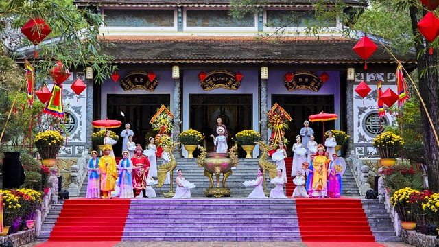 Đông đảo người dân dự khai hội đền Huyền Trân năm 2024 - Ảnh 1. Đông đảo người dân dự khai hội đền Huyền Trân năm 2024 - Ảnh 1.