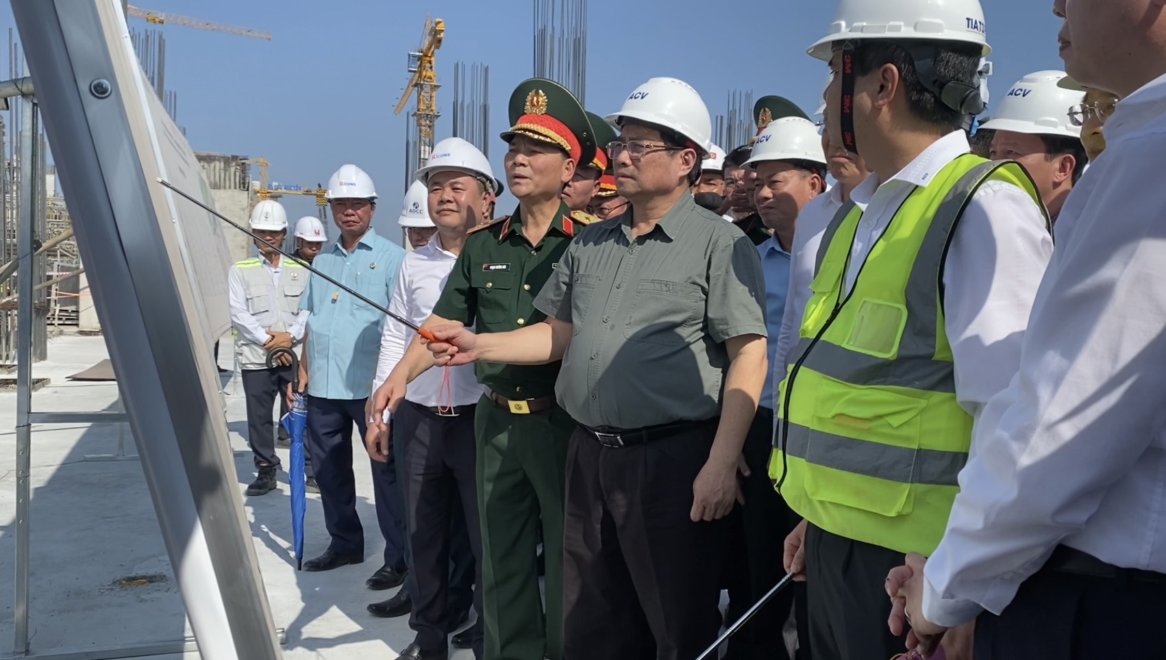 Động lực mới từ chuyến thị sát dự án giao thông đầu năm của Thủ tướng- Ảnh 1. Động lực mới từ chuyến thị sát dự án giao thông đầu năm của Thủ tướng- Ảnh 1.