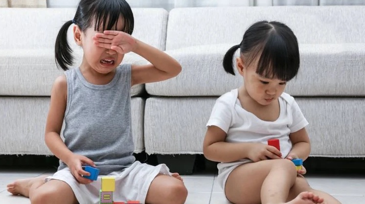 Đừng để tết bớt vui vì... nuông chiều trẻ - Ảnh 1. Đừng để tết bớt vui vì... nuông chiều trẻ - Ảnh 1.