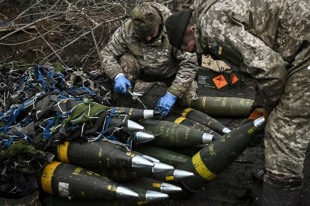 EU thừa nhận thất hứa 1 triệu quả đạn pháo cho Ukraine - 1