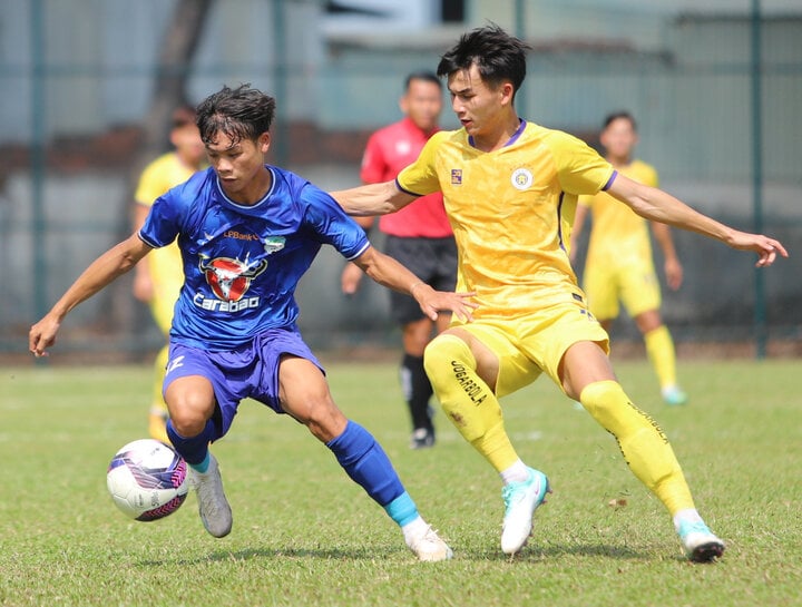 U19 Hà Nội (vàng) hoà U19 HAGL.