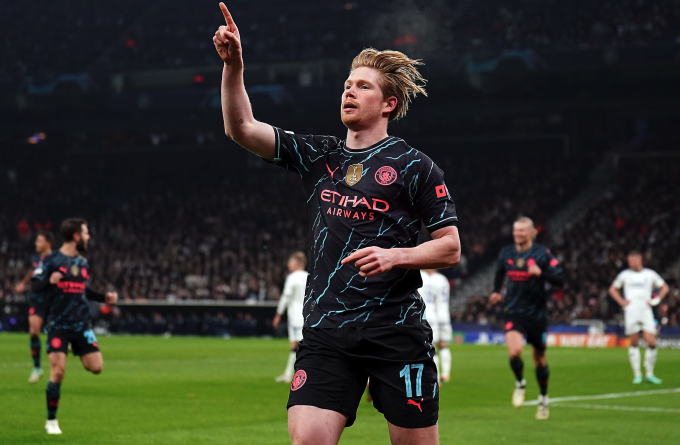 De Bruyne chia vui sau khi mở tỷ số cho Man City trước Copenhagen. Ảnh: PA