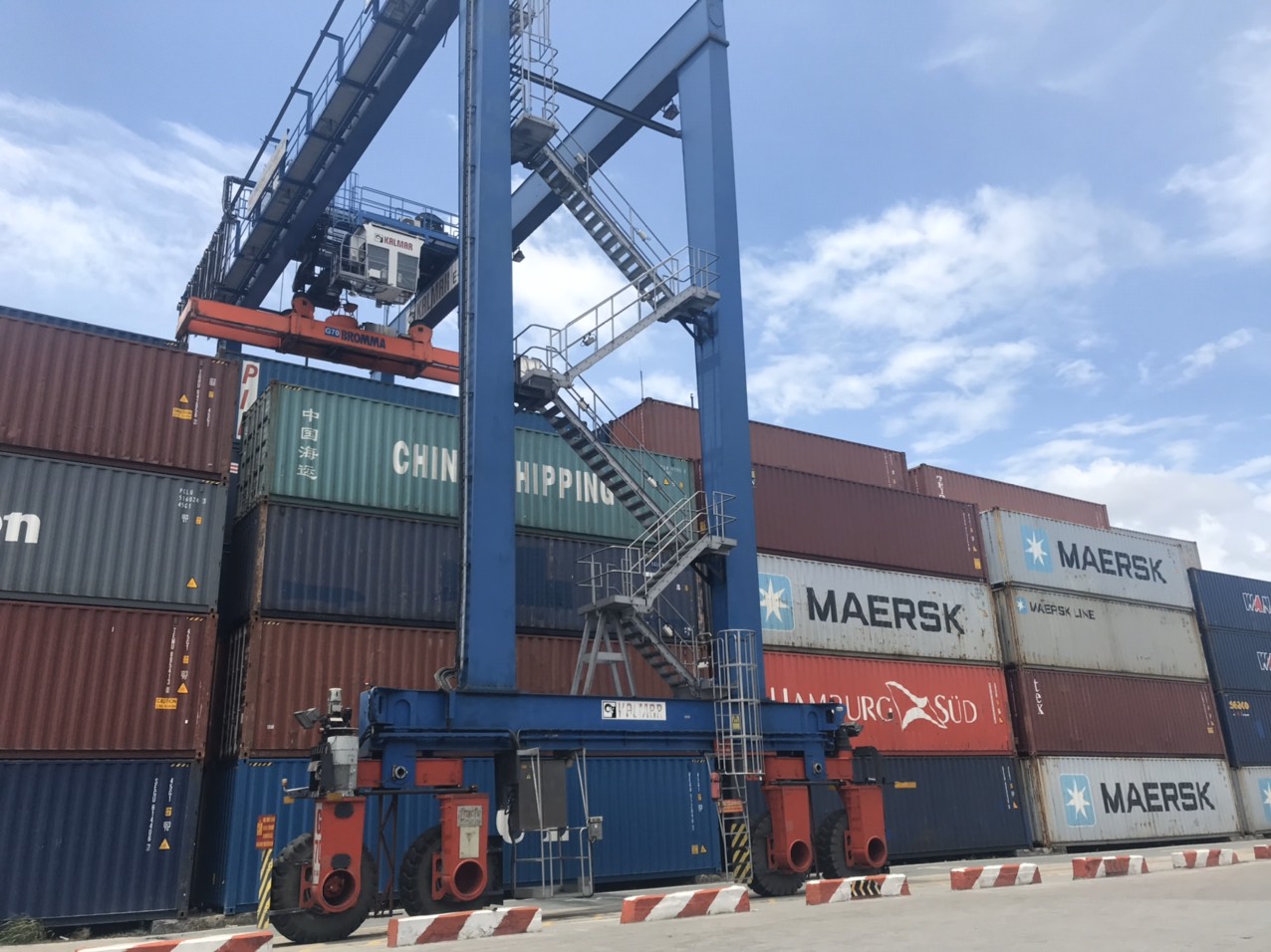 Hàng ngàn container tồn đọng ở cảng biển TP.HCM- Ảnh 1. Hàng ngàn container tồn đọng ở cảng biển TP.HCM- Ảnh 1.