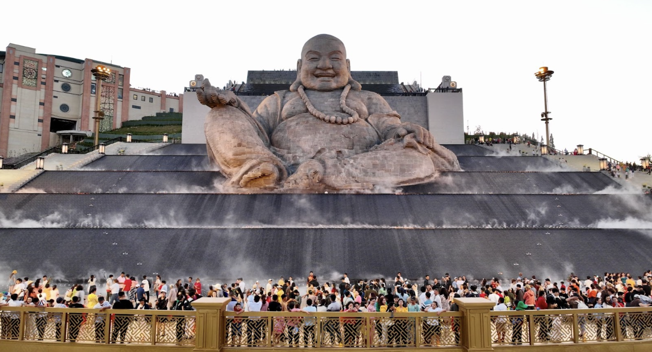 Hàng trăm ngàn du khách đi cáp treo lên núi Bà Đen hành hương mùng 4 tết- Ảnh 8. Hàng trăm ngàn du khách đi cáp treo lên núi Bà Đen hành hương mùng 4 tết- Ảnh 8.