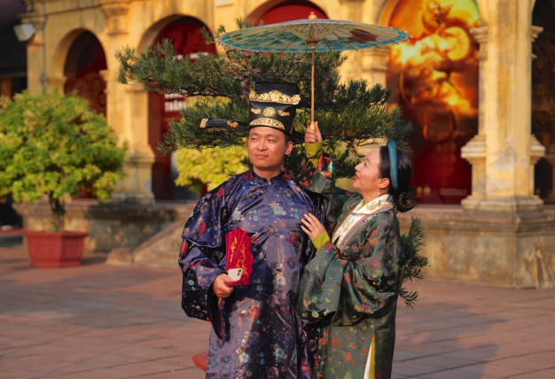 Hàng vạn người du xuân tại Hoàng thành Thăng Long- Ảnh 1. Hàng vạn người du xuân tại Hoàng thành Thăng Long- Ảnh 1.
