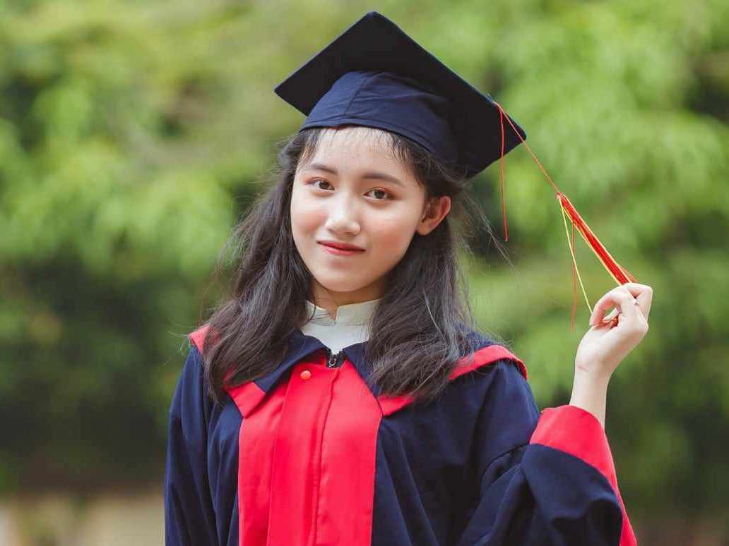 Thủ khoa ngày ấy và bây giờ: Lên đại học tiếp tục làm thủ khoa - Ảnh 1. Thủ khoa ngày ấy và bây giờ: Lên đại học tiếp tục làm thủ khoa - Ảnh 1.