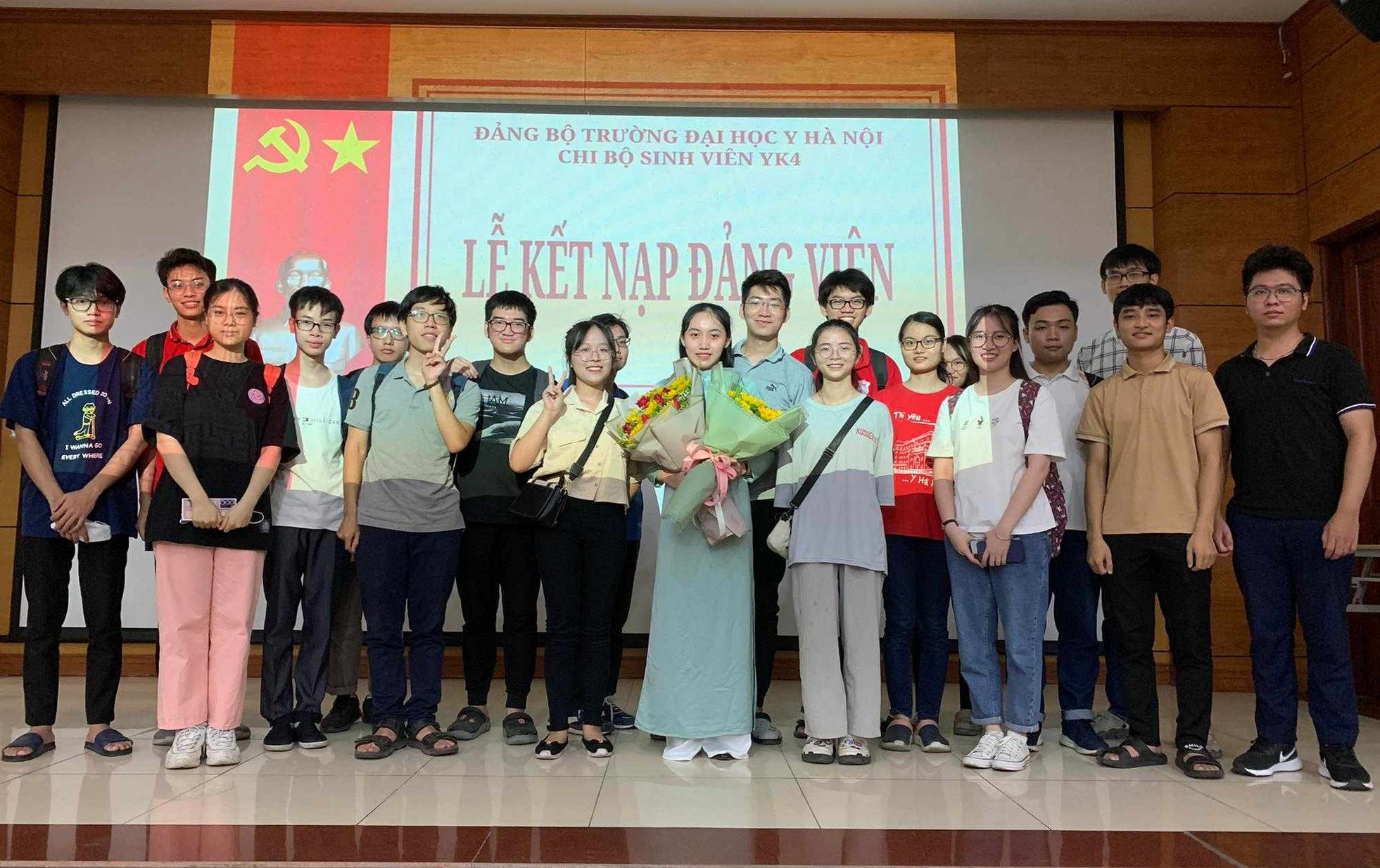 Thủ khoa ngày ấy và bây giờ: Lên đại học tiếp tục làm thủ khoa - Ảnh 4. Thủ khoa ngày ấy và bây giờ: Lên đại học tiếp tục làm thủ khoa - Ảnh 4.