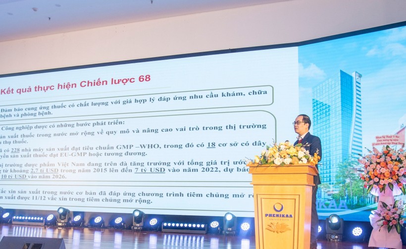 Hướng tới đào tạo nguồn nhân lực dược chất lượng cao cho xã hội
- Ảnh 1. Hướng tới đào tạo nguồn nhân lực dược chất lượng cao cho xã hội
- Ảnh 1.