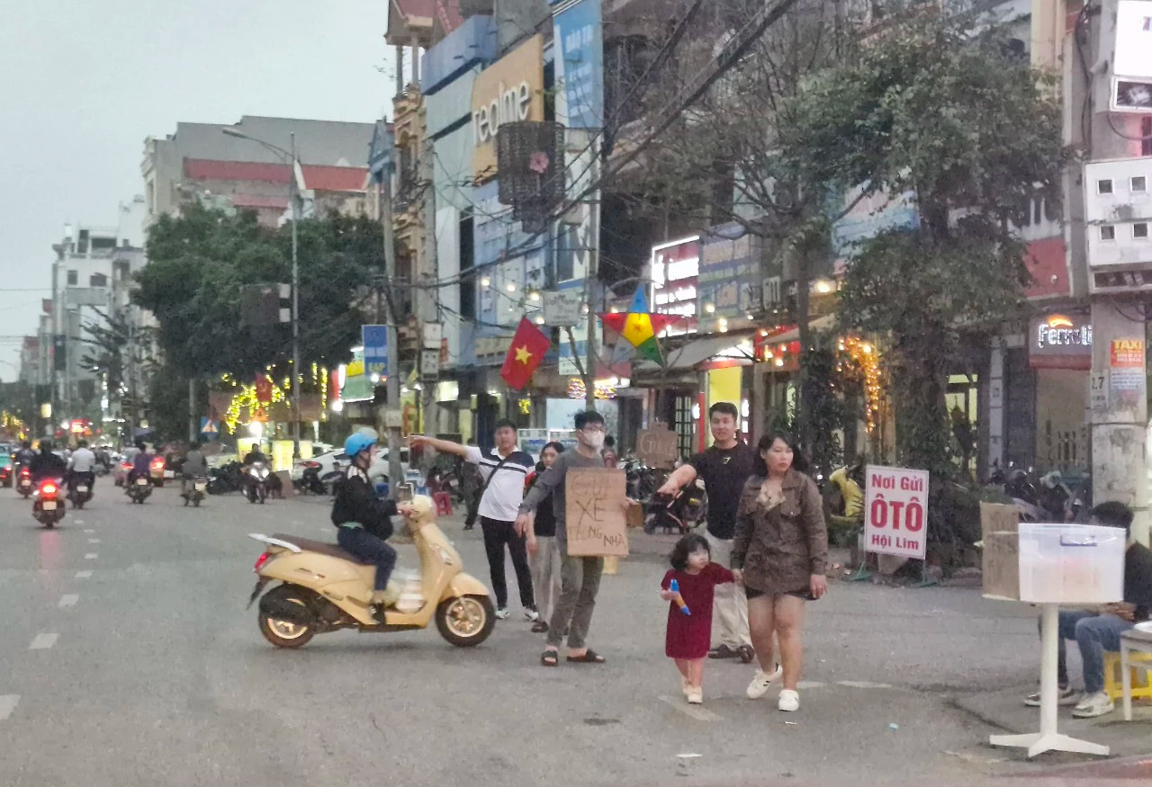 Bắc Ninh: Điểm trông giữ xe tại hội Lim Bắc Ninh: Điểm trông giữ xe tại hội Lim