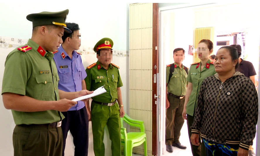 Khởi tố, bắt tạm giam nữ bị can có hành vi mua bán người- Ảnh 1. Khởi tố, bắt tạm giam nữ bị can có hành vi mua bán người- Ảnh 1.