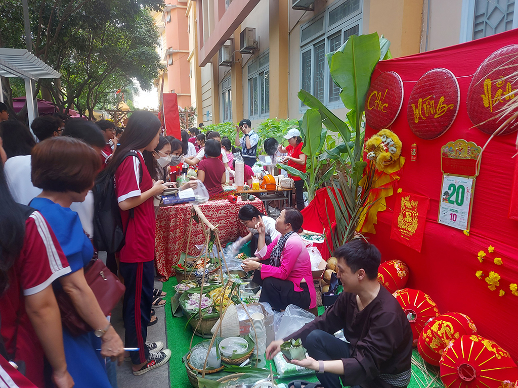 Không gian trường học ngập tràn sắc xuân- Ảnh 1. Không gian trường học ngập tràn sắc xuân- Ảnh 1.