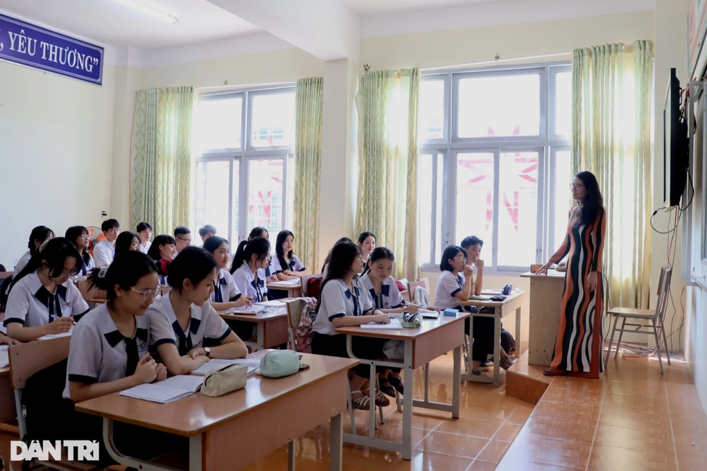 Lớp học ở phố núi Đắk Lắk có 9 học sinh giỏi quốc gia - 1