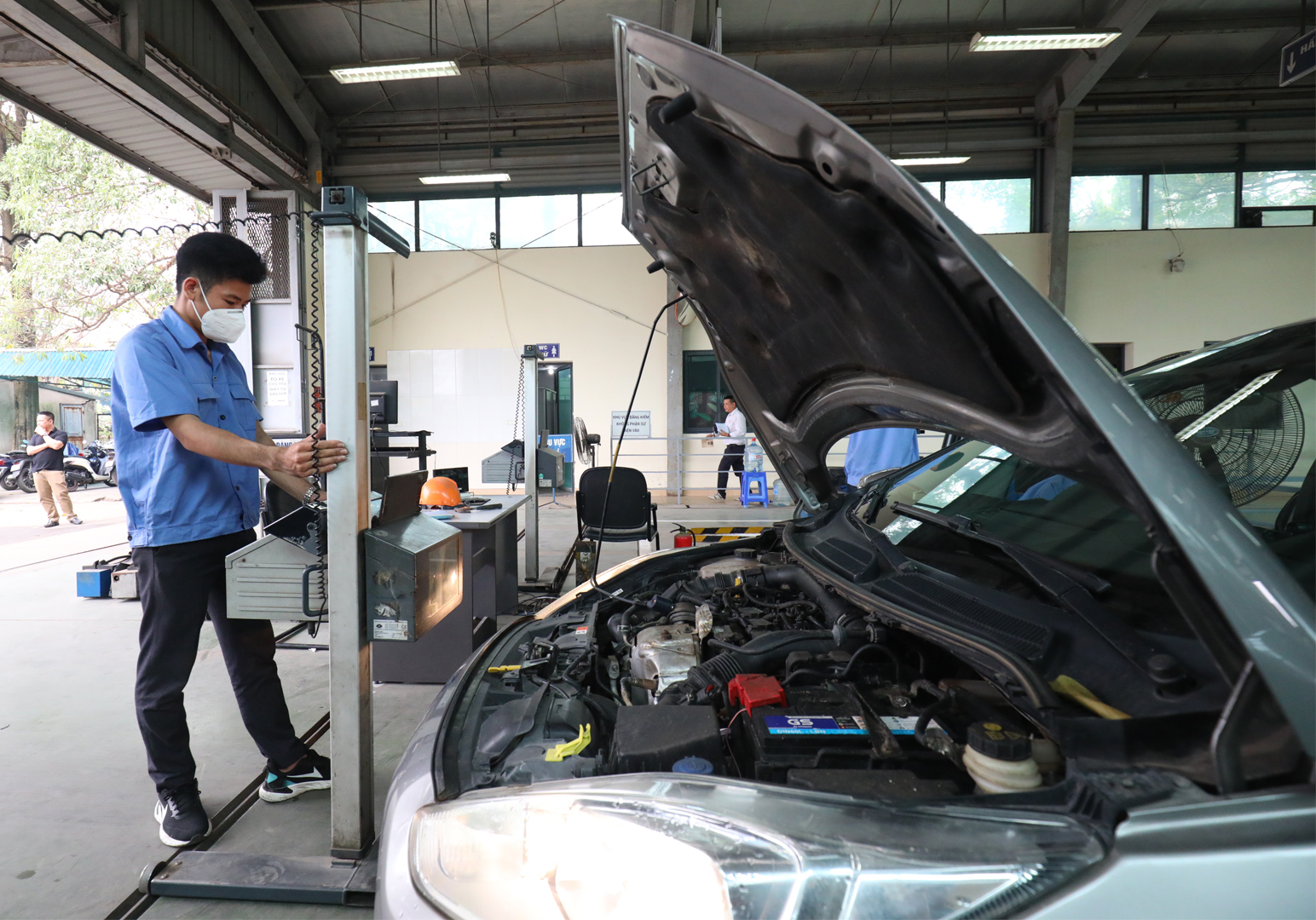Mua xe cũ nhưng chưa sang tên, thủ tục đăng kiểm thế nào?- Ảnh 1. Mua xe cũ nhưng chưa sang tên, thủ tục đăng kiểm thế nào?- Ảnh 1.