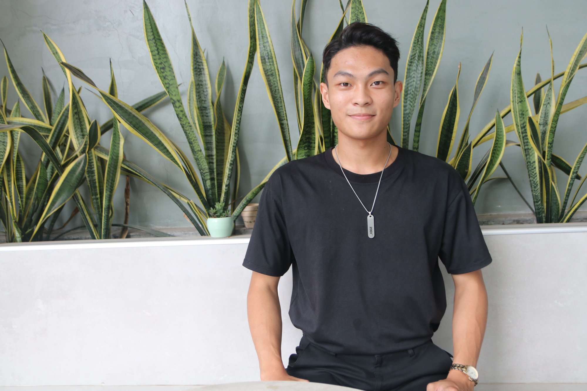 Nam sinh vượt hoàn cảnh khó khăn, kiếm được chục triệu đồng/tháng dù chưa ra trường - Ảnh 1. Nam sinh vượt hoàn cảnh khó khăn, kiếm được chục triệu đồng/tháng dù chưa ra trường - Ảnh 1.