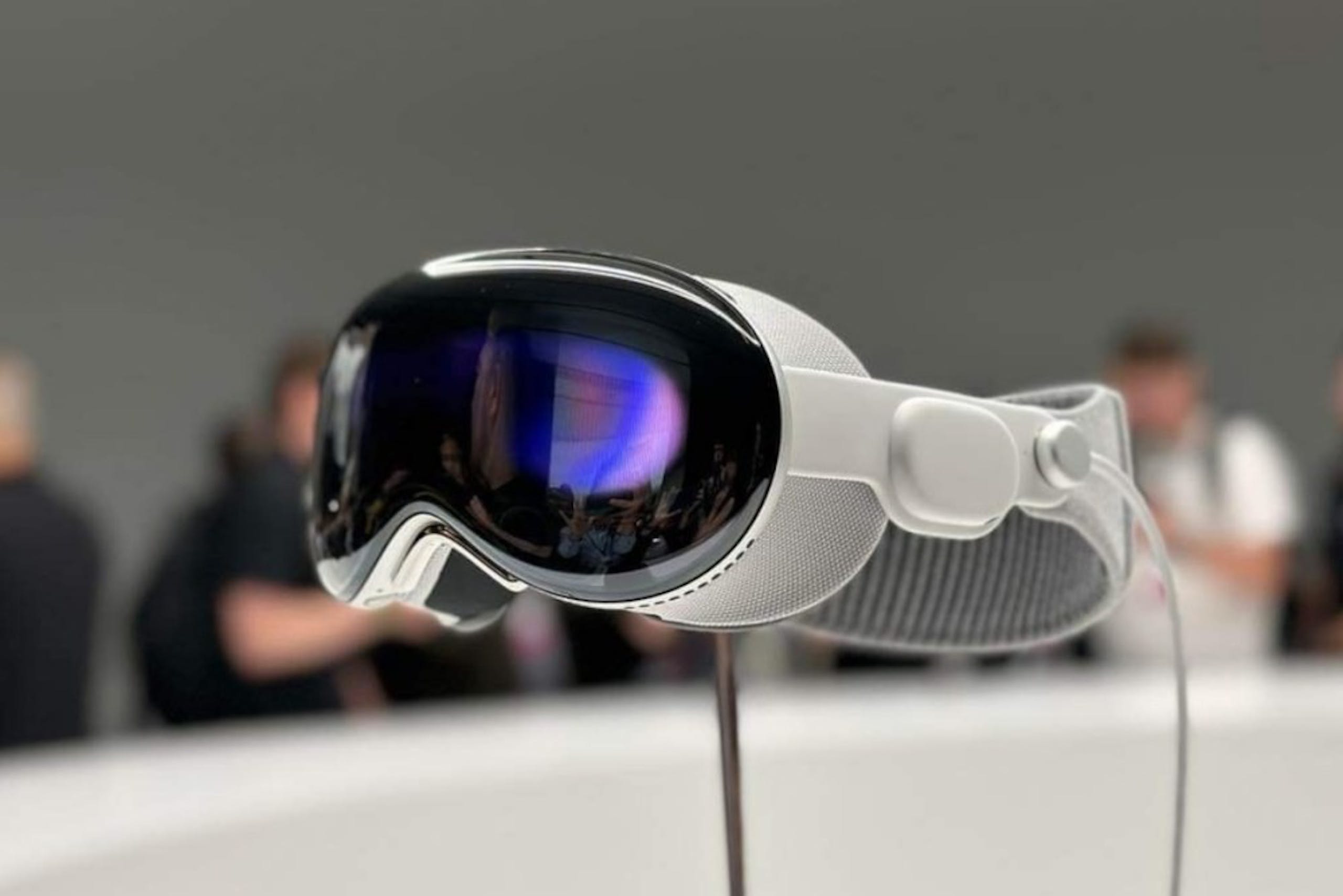 Người dùng Apple Vision Pro 'gặp khó' nếu quên mật khẩu- Ảnh 1. Người dùng Apple Vision Pro 'gặp khó' nếu quên mật khẩu- Ảnh 1.