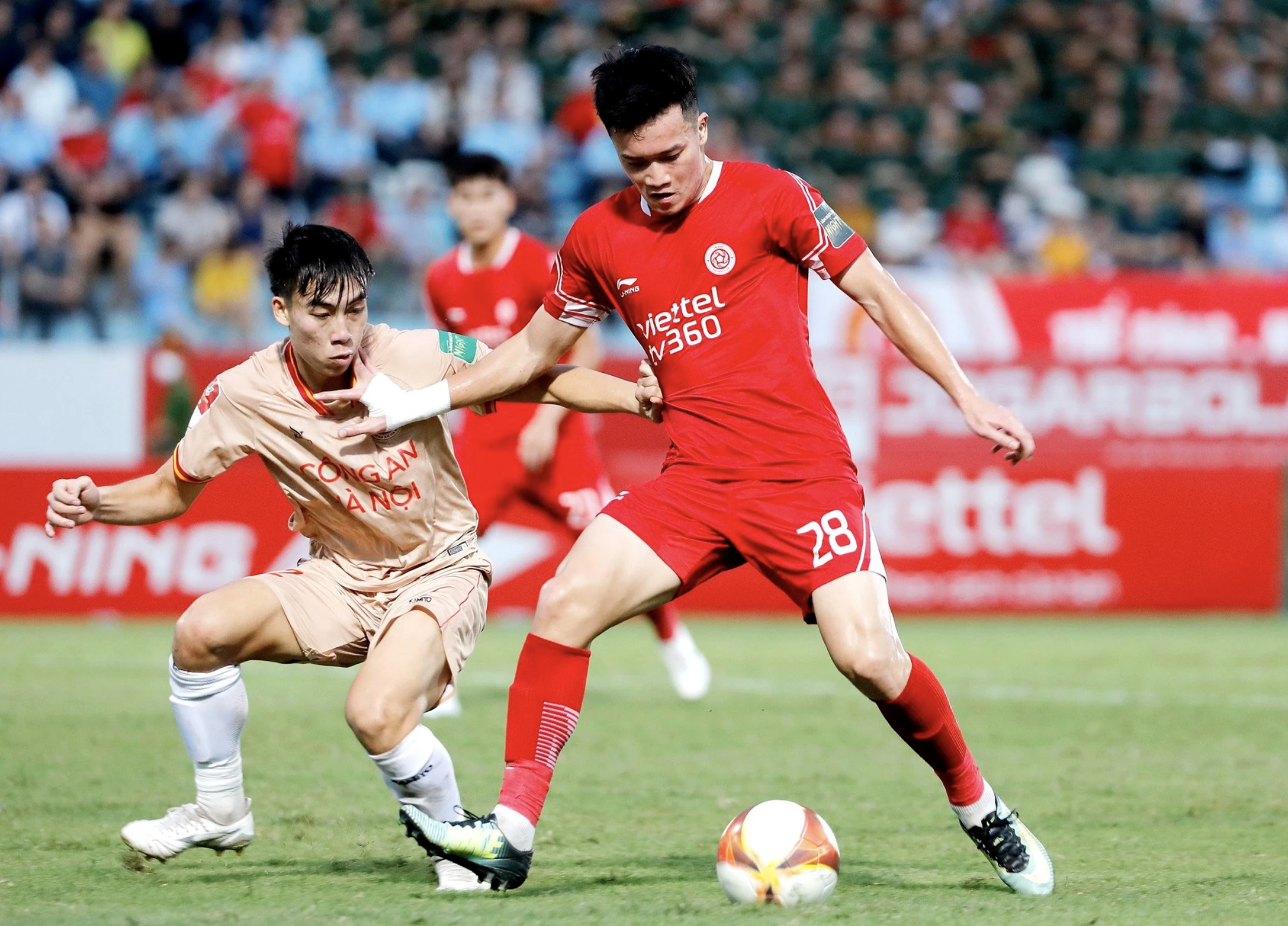 Nguyễn Hoàng Đức lần thứ 2 giành Quả bóng vàng Việt Nam: Tuổi 26 rực rỡ!- Ảnh 6. Nguyễn Hoàng Đức lần thứ 2 giành Quả bóng vàng Việt Nam: Tuổi 26 rực rỡ!- Ảnh 6.