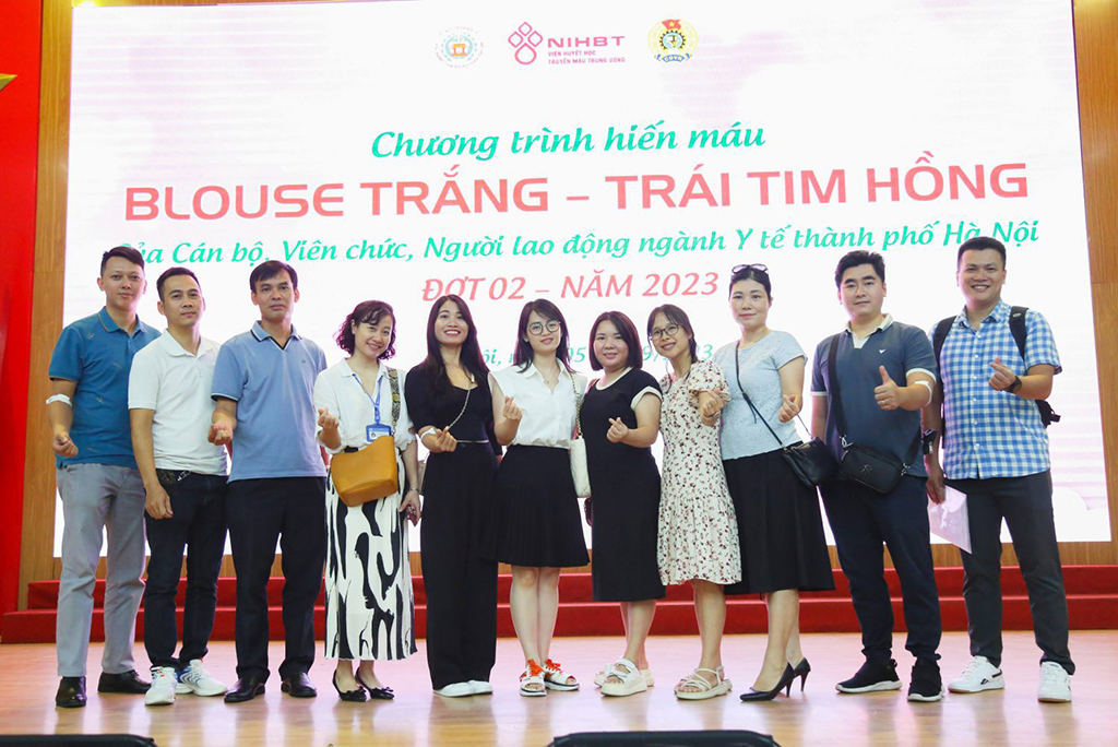 Nhân viên y tế Hà Nội hiến hơn 1.600 đơn vị máu cho người bệnh- Ảnh 1. Nhân viên y tế Hà Nội hiến hơn 1.600 đơn vị máu cho người bệnh- Ảnh 1.