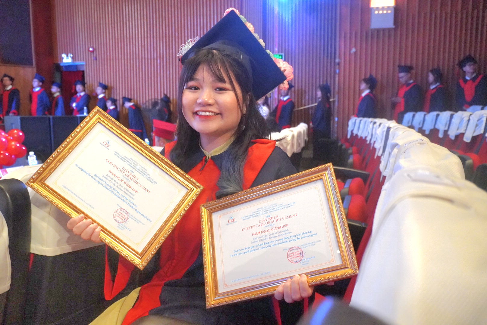 Nữ sinh học song bằng và tốt nghiệp với kết quả 'không thể tin nỗi' - Ảnh 1. Nữ sinh học song bằng và tốt nghiệp với kết quả 'không thể tin nỗi' - Ảnh 1.