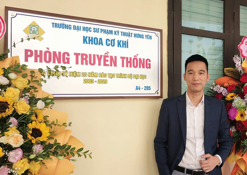 Phó giáo sư trẻ từng trượt nguyện vọng 1 vào đại học - Ảnh 1. Phó giáo sư trẻ từng trượt nguyện vọng 1 vào đại học - Ảnh 1.