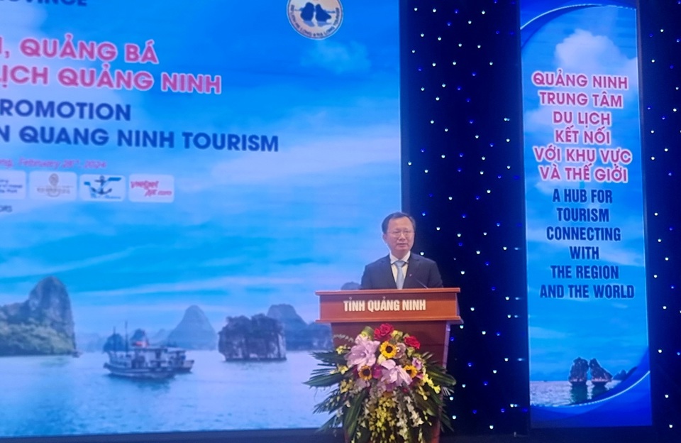 Chủ tịch UBND tỉnh Quảng Ninh Cao Tường Huy phát biểu tại hội nghị. Ảnh Vĩnh Quân