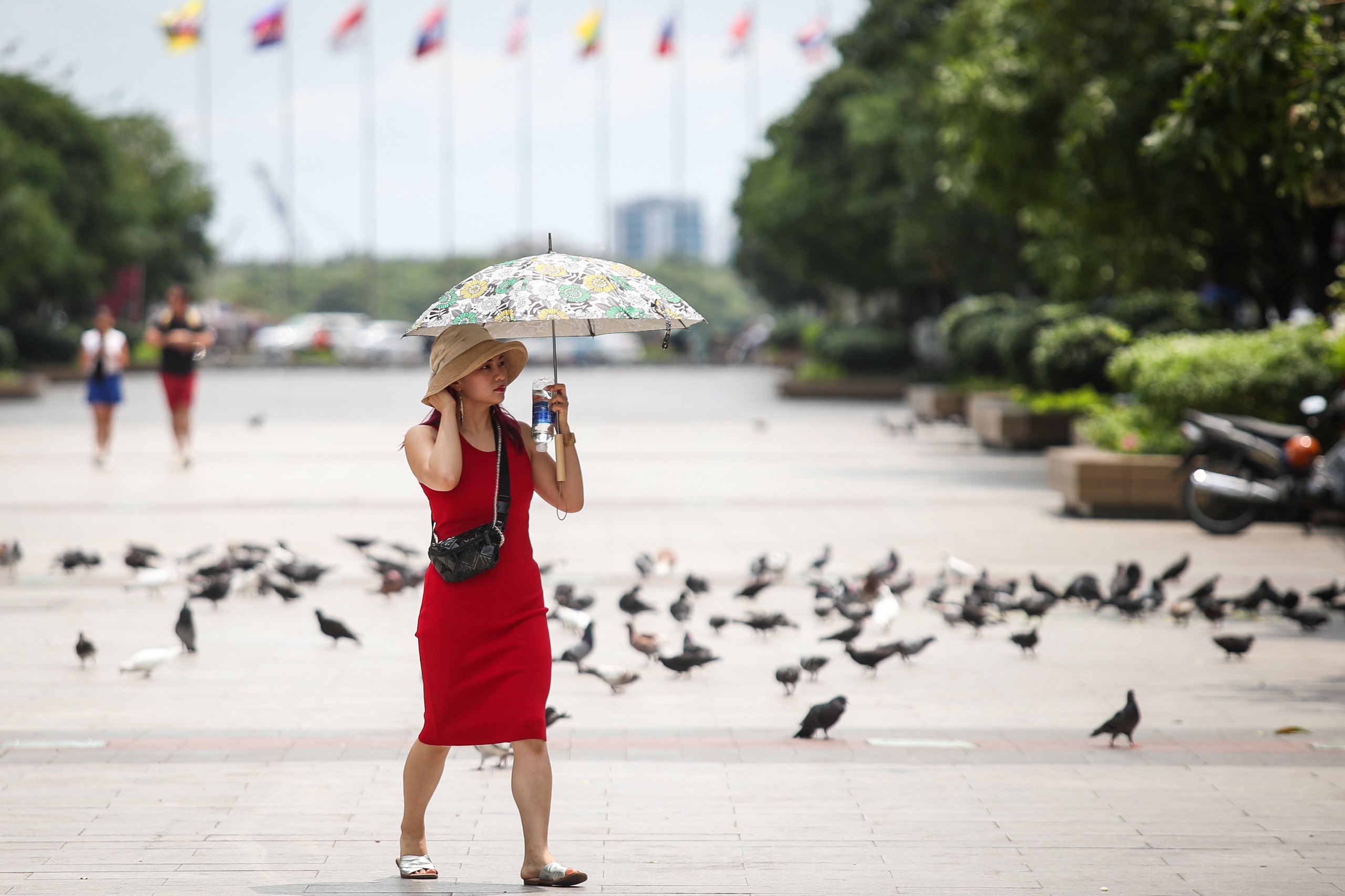 Sau trận mưa trái mùa, nắng nóng tăng cường ở Nam bộ- Ảnh 1. Sau trận mưa trái mùa, nắng nóng tăng cường ở Nam bộ- Ảnh 1.
