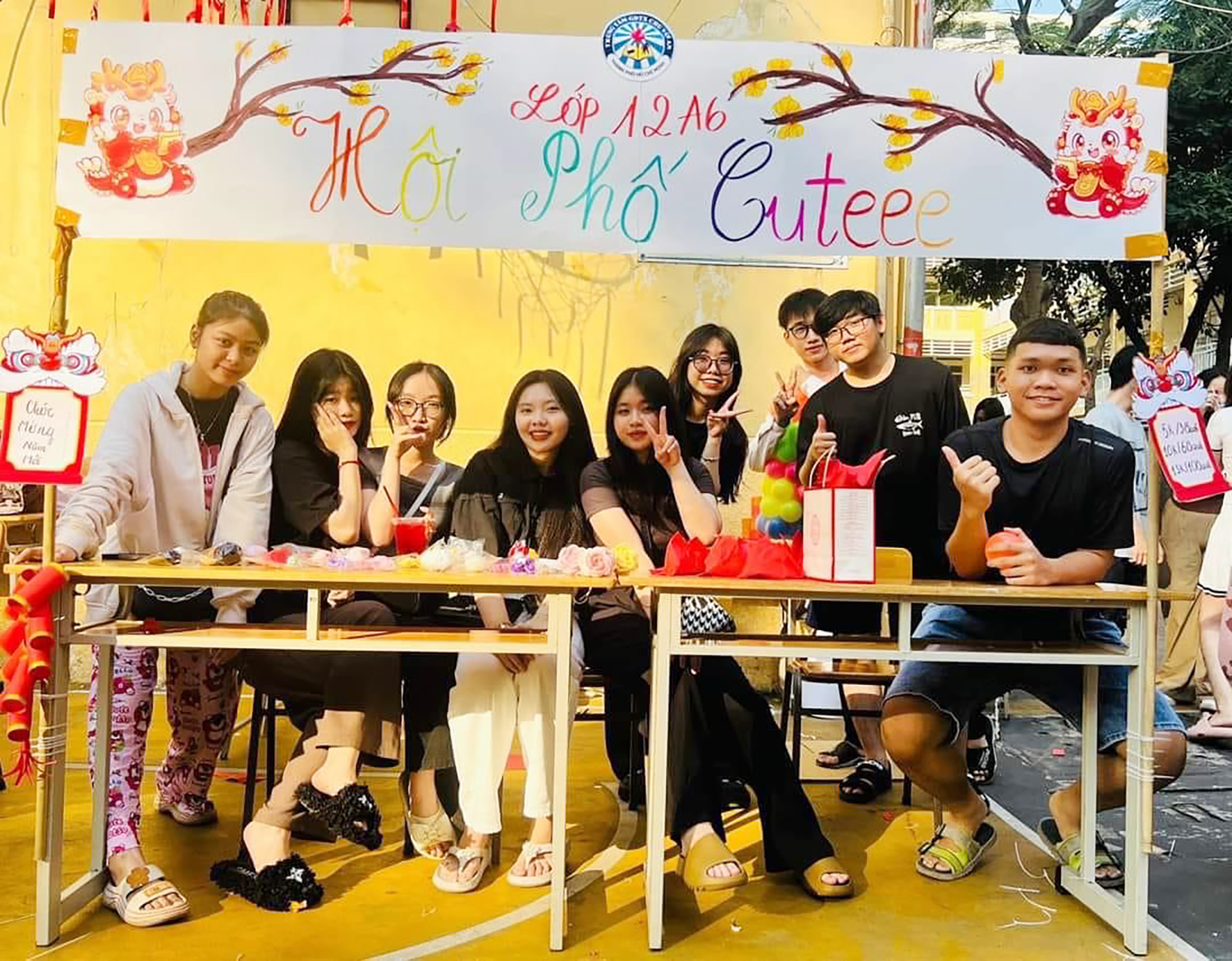 Học sinh Trung tâm GDTX Chu Văn An (Q.5, TP.HCM) có thể vào trường vui chơi trong thời gian nghỉ tết ẢNH: NGUYỄN ĐỖ Học sinh Trung tâm GDTX Chu Văn An (Q.5, TP.HCM) có thể vào trường vui chơi trong thời gian nghỉ tết ẢNH: NGUYỄN ĐỖ