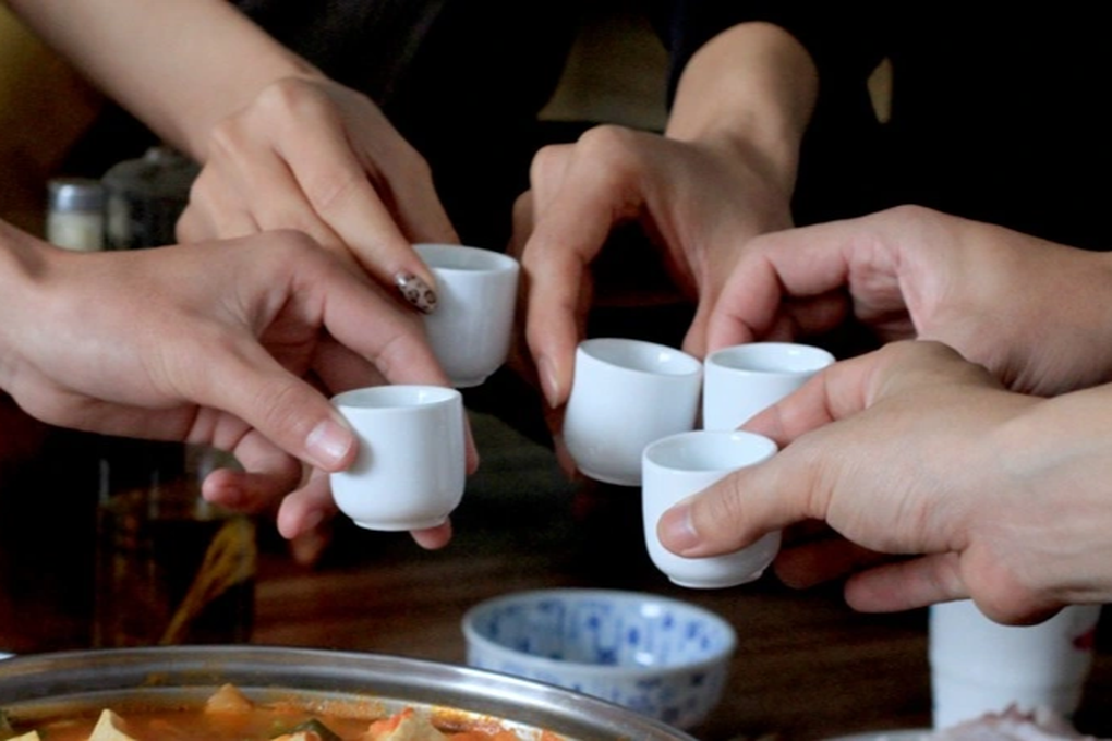 Tết mưa rét uống rượu cho ấm: Nguy hiểm nhân đôi - 1 Tết mưa rét uống rượu cho ấm: Nguy hiểm nhân đôi - 1