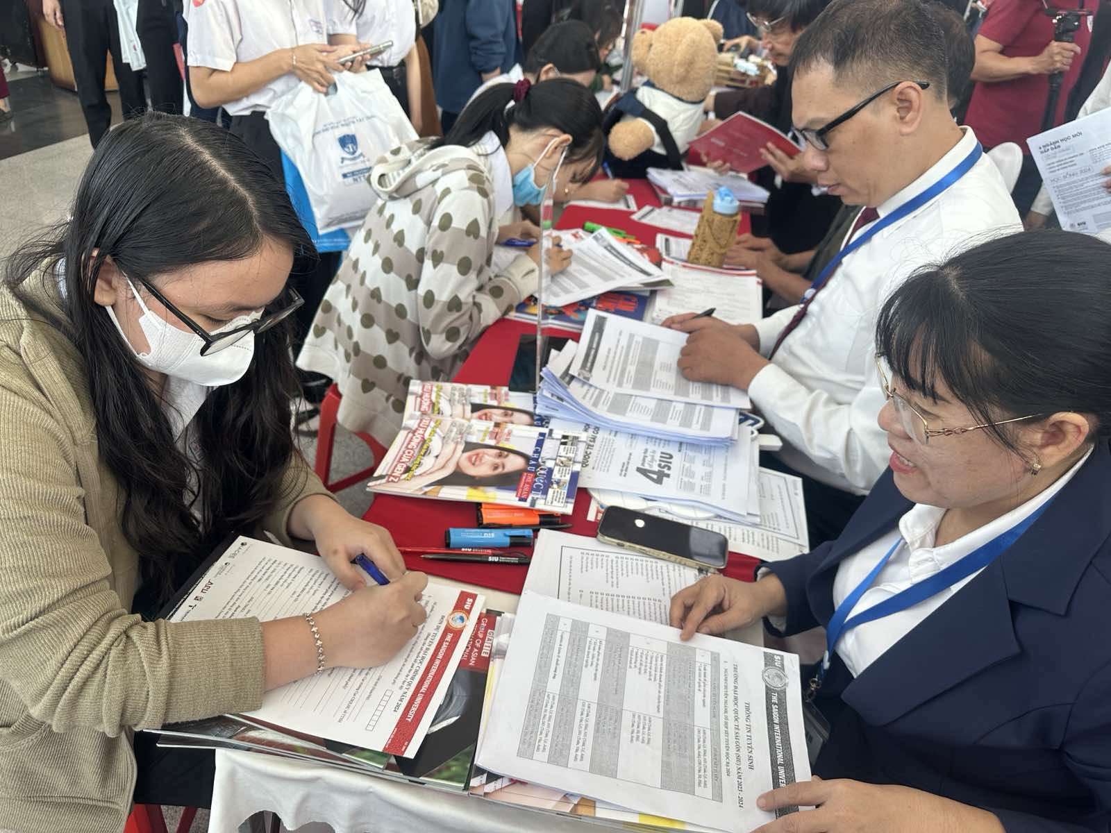 Thi tốt nghiệp THPT: Thí sinh coi chừng vi phạm quy chế bảo mật đề thi- Ảnh 1. Thi tốt nghiệp THPT: Thí sinh coi chừng vi phạm quy chế bảo mật đề thi- Ảnh 1.