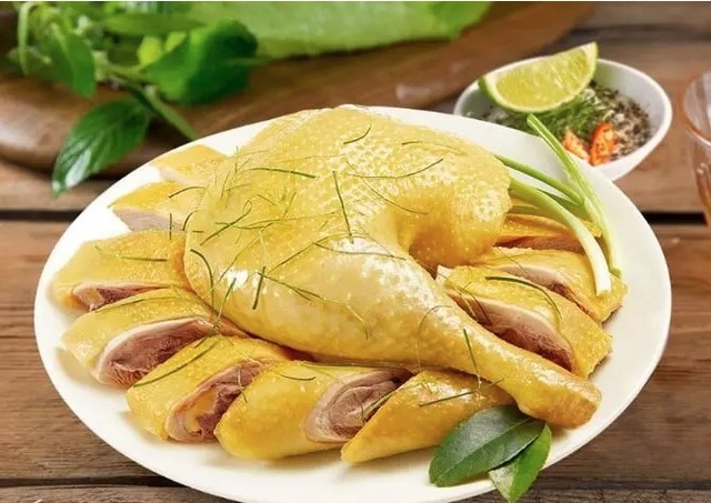 Thịt gà ngon bổ, nhưng người Việt ăn gà luộc cần biết điều này để tránh rước họa vào thân - Ảnh 2. Thịt gà ngon bổ, nhưng người Việt ăn gà luộc cần biết điều này để tránh rước họa vào thân - Ảnh 2.