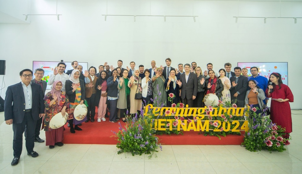 Trải nghiệm Tết Việt tại Ngày tìm hiểu Việt Nam 2024 - 1 Trải nghiệm Tết Việt tại Ngày tìm hiểu Việt Nam 2024 - 1