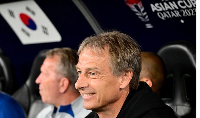 HLV Klinsmann bị lên án vì tươi cười trên nỗi đau của các cầu thủ Hàn Quốc- Ảnh 2. HLV Klinsmann bị lên án vì tươi cười trên nỗi đau của các cầu thủ Hàn Quốc- Ảnh 2.