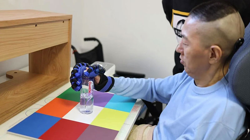 Trung Quốc phát triển giải pháp cấy ghép não an toàn hơn Neuralink- Ảnh 1. Trung Quốc phát triển giải pháp cấy ghép não an toàn hơn Neuralink- Ảnh 1.