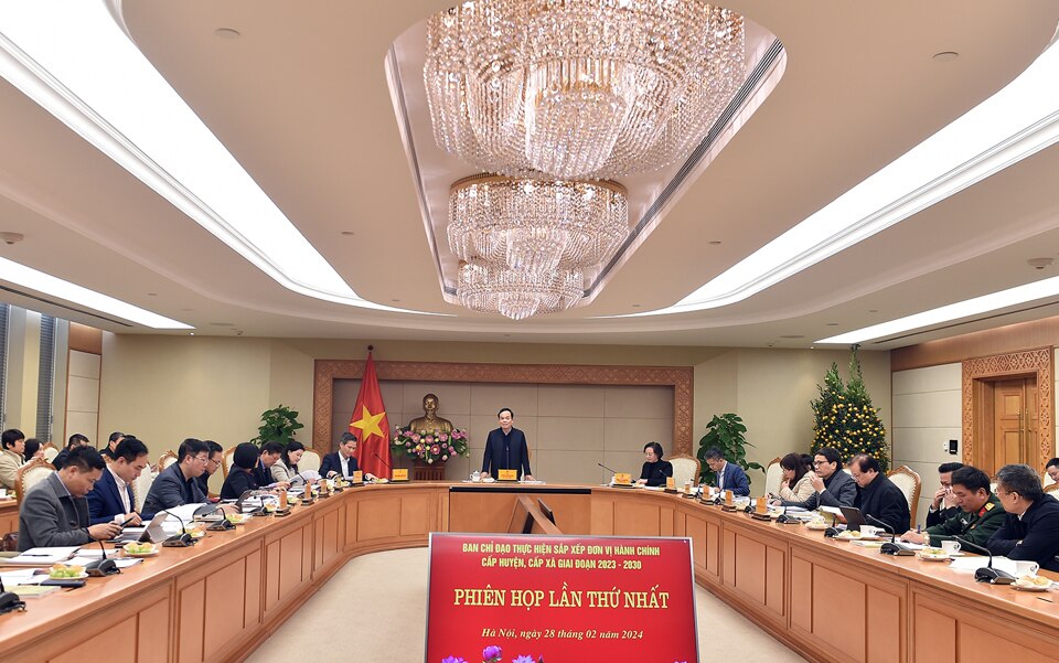Ph&oacute; Thủ tướng Trần Lưu Quang chủ tr&igrave; phi&ecirc;n họp thứ nhất của Ban Chỉ đạo thực hiện sắp xếp ĐVHC cấp huyện, cấp x&atilde;.