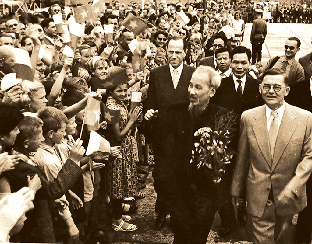 Từ tư tưởng ngoại giao Hồ Chí Minh tới trường phái ngoại giao cây tre Việt Nam- Ảnh 1. Từ tư tưởng ngoại giao Hồ Chí Minh tới trường phái ngoại giao cây tre Việt Nam- Ảnh 1.