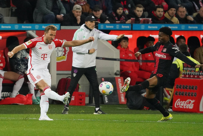 Harry Kane dứt điểm trong trận Bayern thua chủ nhà Leverkusen 0-3 trên sân Bay Arena ở vòng 21 Bundesliga ngày 10/2. Ảnh: AFP